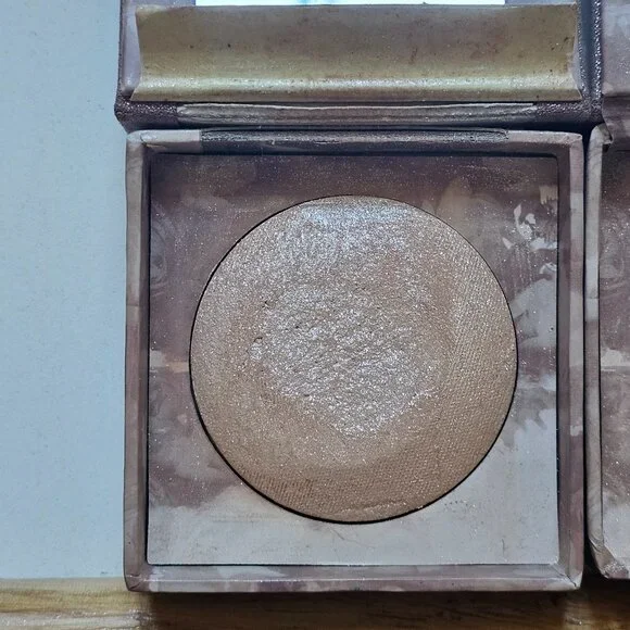 2 x Urban Decay LUMINOUS Shimmering Powder For Face and Body